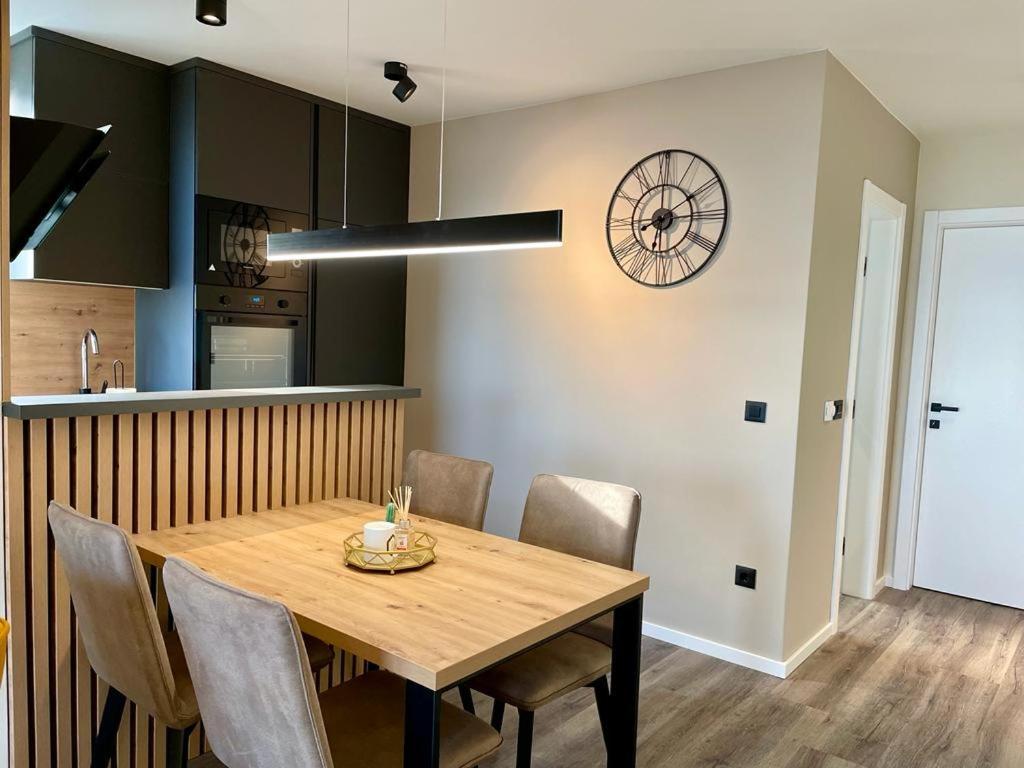 Apartment Linda With Panoramic Sea View Makarska Exterior foto
